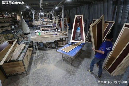 俄羅斯首都莫斯科,當?shù)亟紖^(qū)一家殯葬業(yè)工廠的棺材生產線實拍 用品