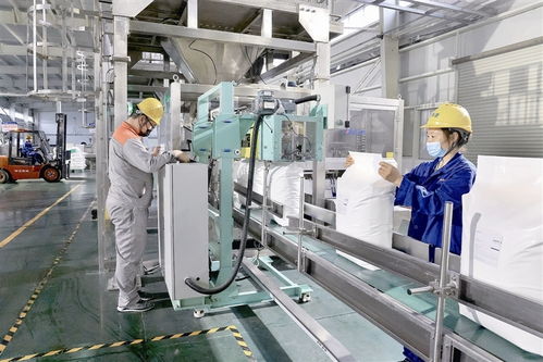 戴好口罩抓生產(chǎn) 全力以赴穩(wěn)增長(zhǎng) 記者實(shí)地探訪部分企業(yè)如何防疫生產(chǎn)兩不誤